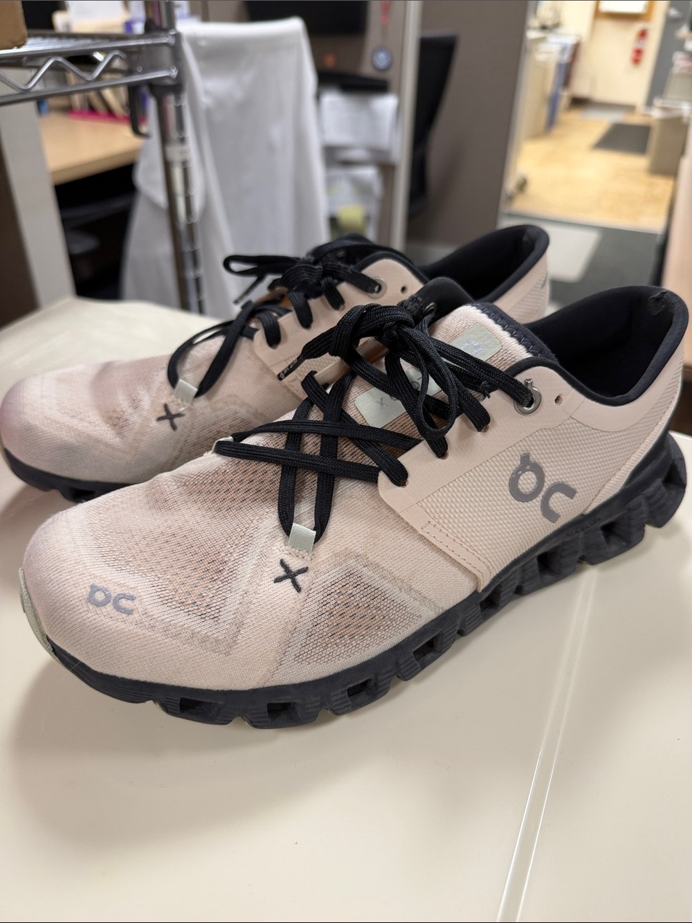On Running pink/Beige and Black Performance Trainers